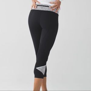 Lulu lemon pace rival crop